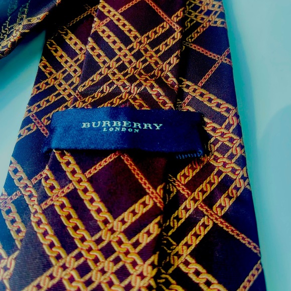 Burberry Classic Iconic Design Silk Tie - Picture 2 of 2